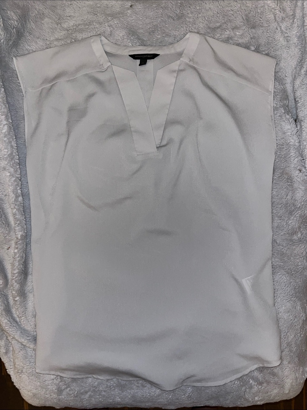Banana Republic White Split V-Neck Blouse